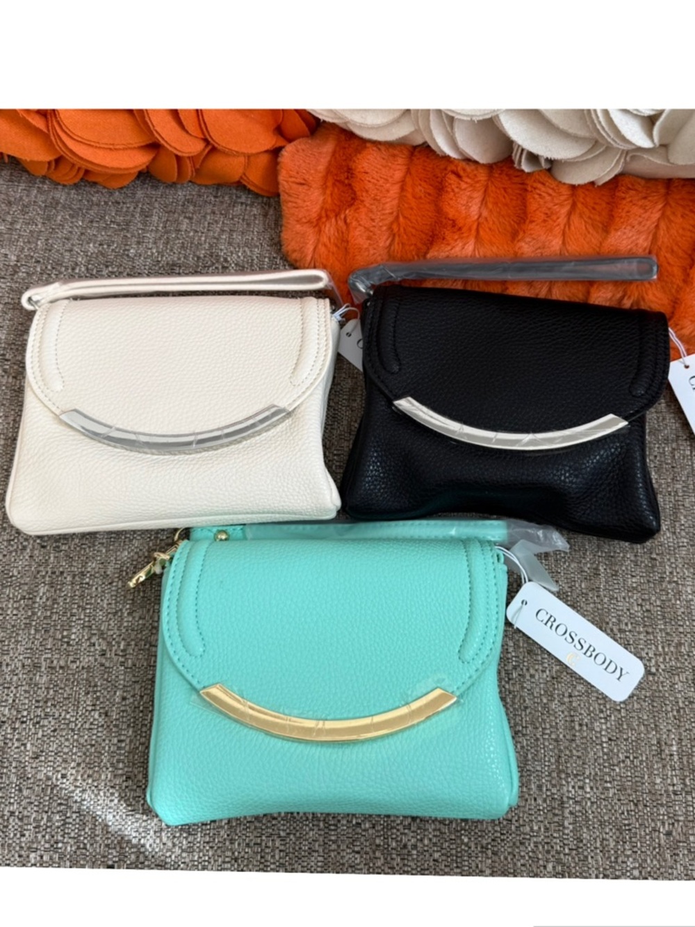 ❣️🆕Charming Charlie 3PC Ivory, Black & Mint Green Wristlet/Crossbody Bags❣️